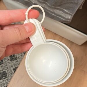 White Measuring Cups Set